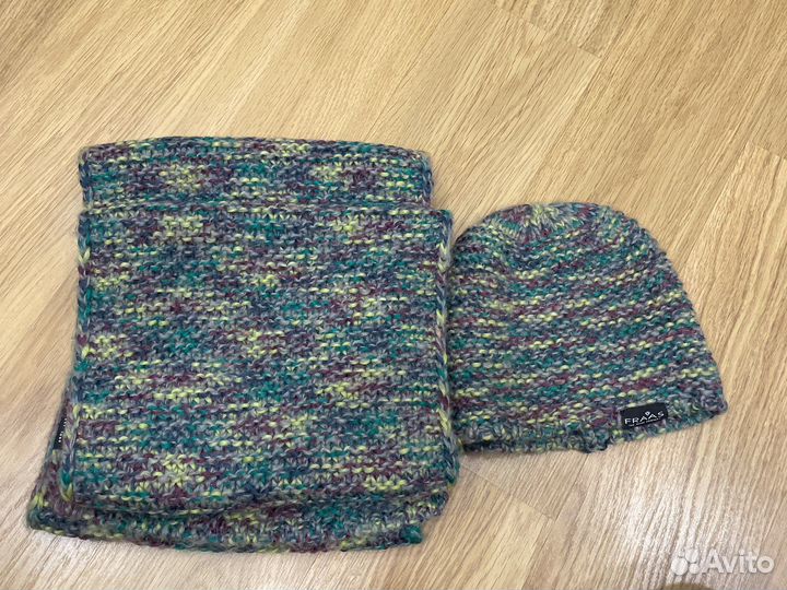 Женский шарф и шапка