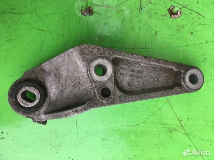 Кронштейн двигателя Опель Корса Д