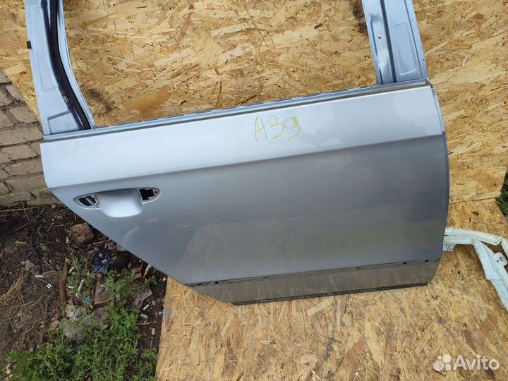 Задняя правая дверь Vw Passat b6 универсал