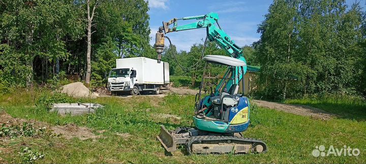 Монтаж винтовых свай техникой