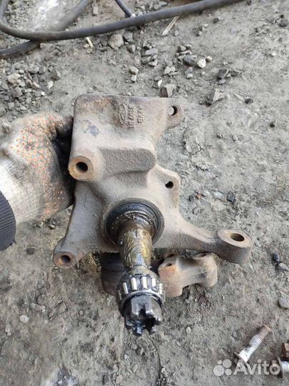 Поворотный кулак правый Форд Транзит -00