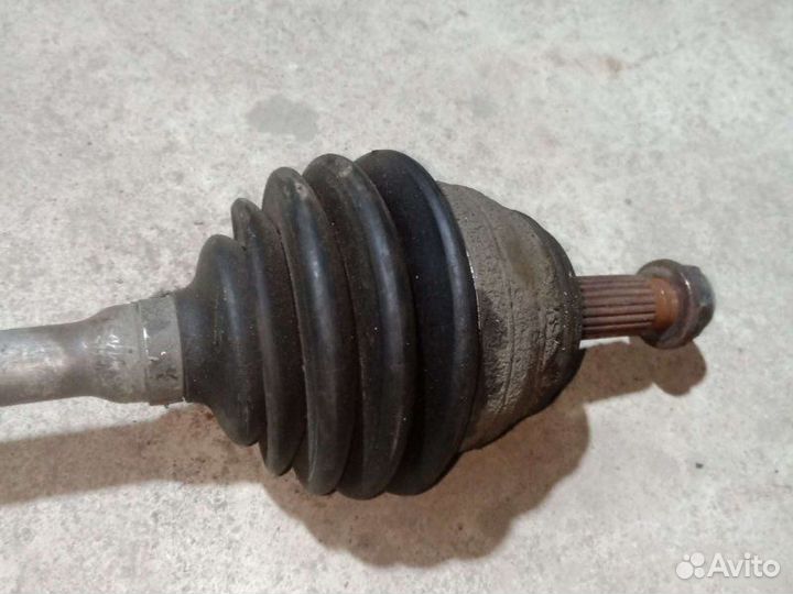 Полуось передний левый Volkswagen Passat B3