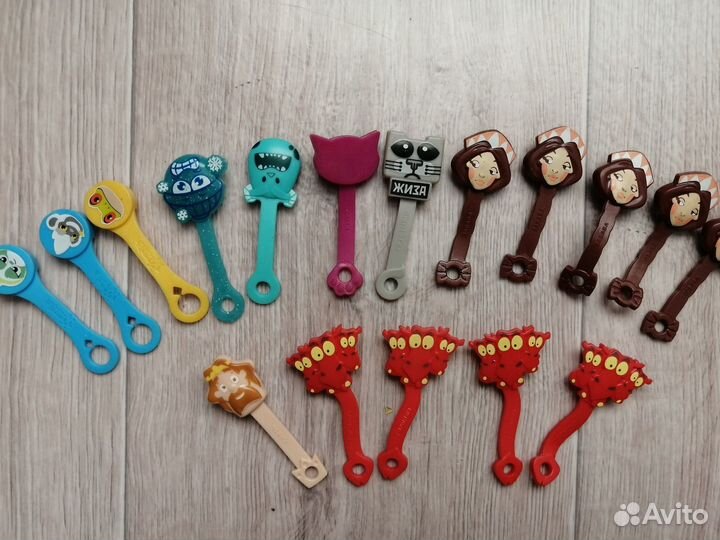 Игрушки из киндера пакетом