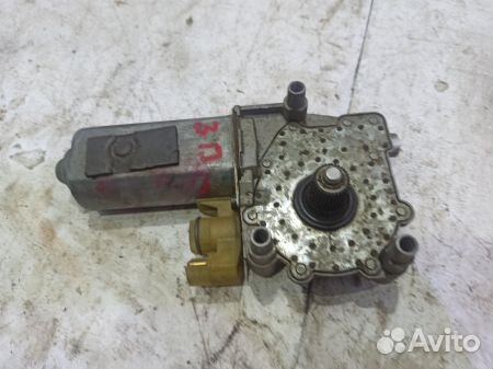 Моторчик заднего правого стеклоподъемника 01308215