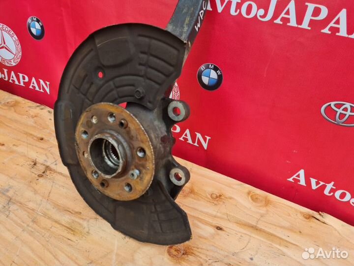 Кулак передний левый Mercedes-Benz R W251 M272.967