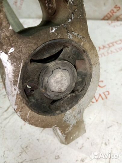 Рычаг подвески нижний передний правый Volkswagen