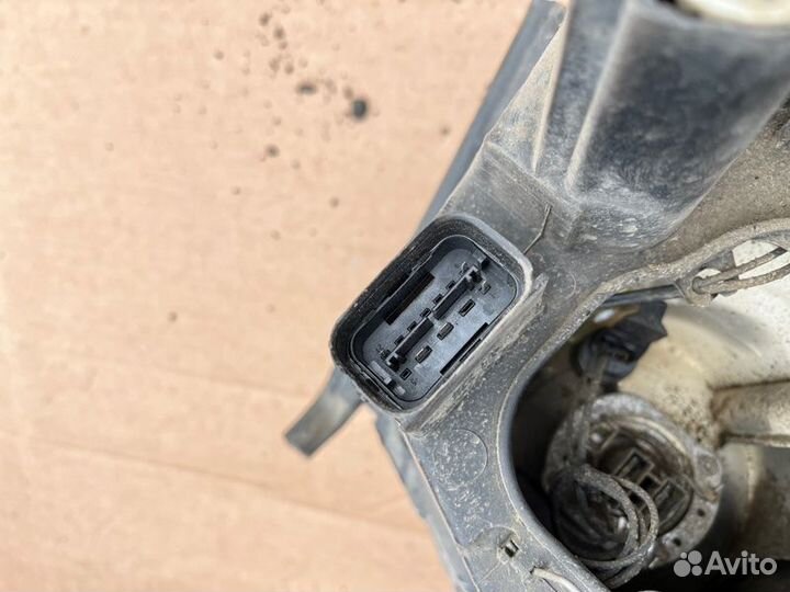 Фара передняя правая Bmw 3 E90 N52B30A 2007