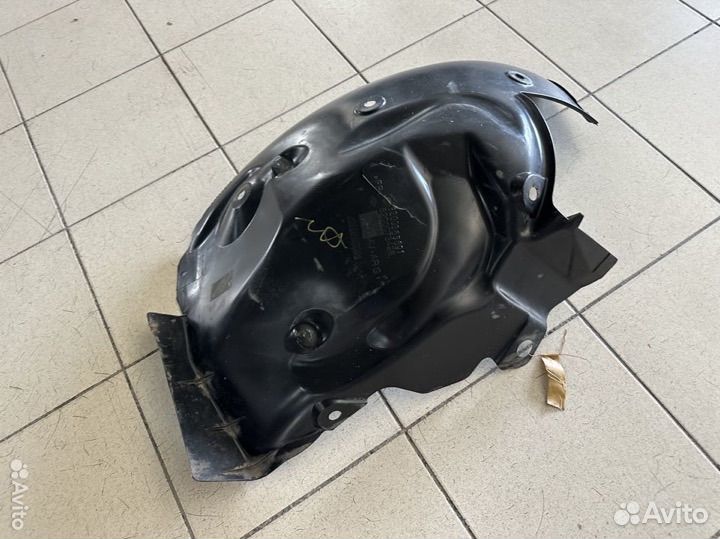 Подкрылок передний левый Рено Меган 2 Megane 2