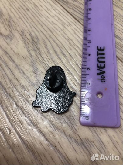 Брошь разная