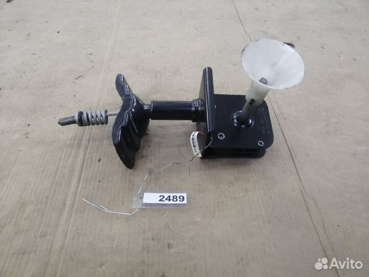 Лебедка запасного колеса