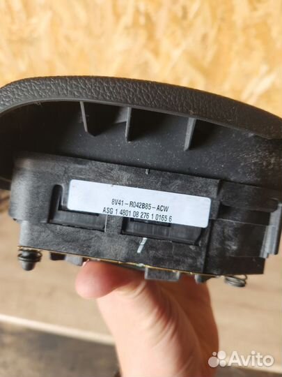 Подушка безопасности в рулевое колесо Kuga 1