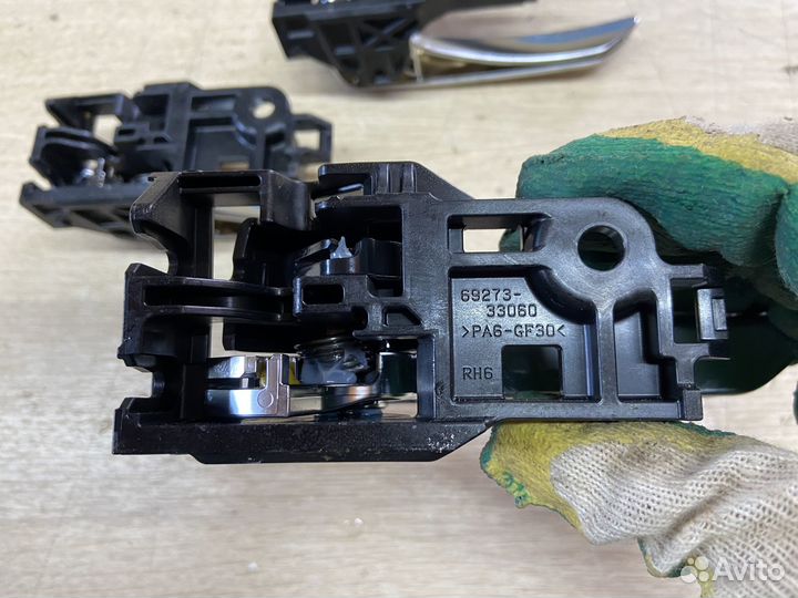 Ручка двери внутренняя правая Toyota Rav4 XA50