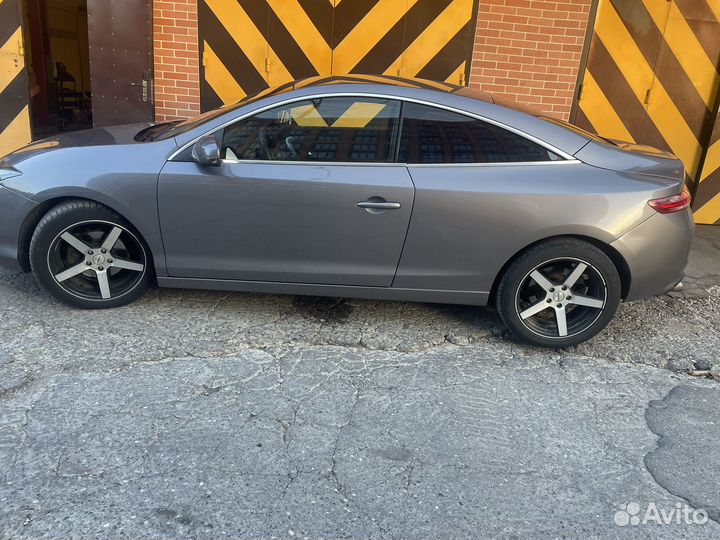 Renault Laguna 2.0 МТ, 2009, 330 000 км