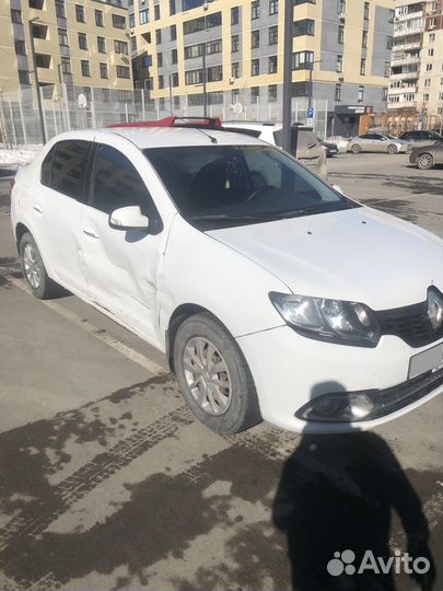 Renault Logan 1.6 МТ, 2015, битый, 120 000 км