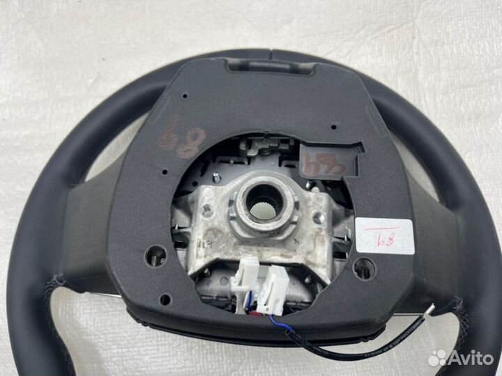 Рулевое колесо Toyota Land Cruiser 300 2021-2023