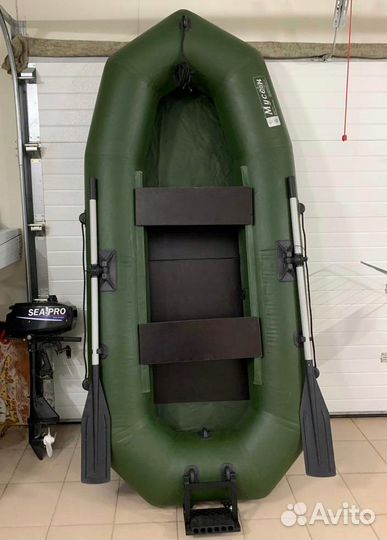 Надувная лодка с мотором