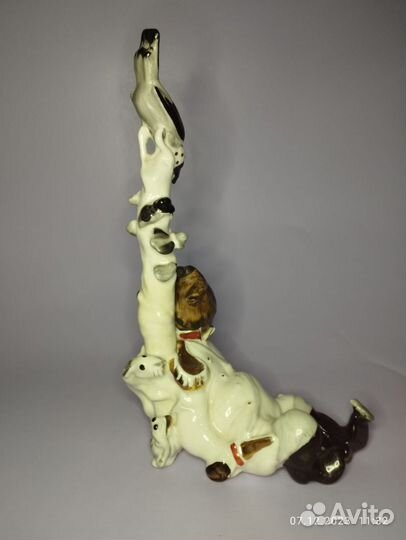 Медведь на воеводстве лфзи. Фарфоровая статуэтка