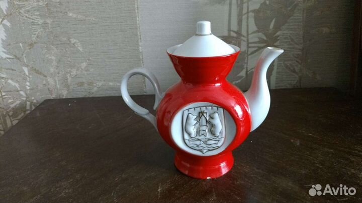 Чайники, сахарницы