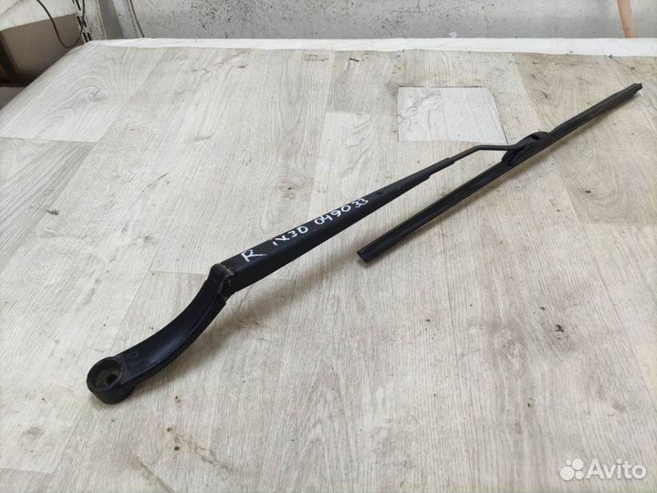 Поводок стеклоочистителя передний правый Hyundai i