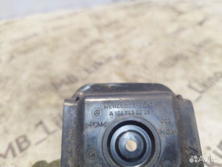 Накладка водостока багажника правая Mercedes Ml