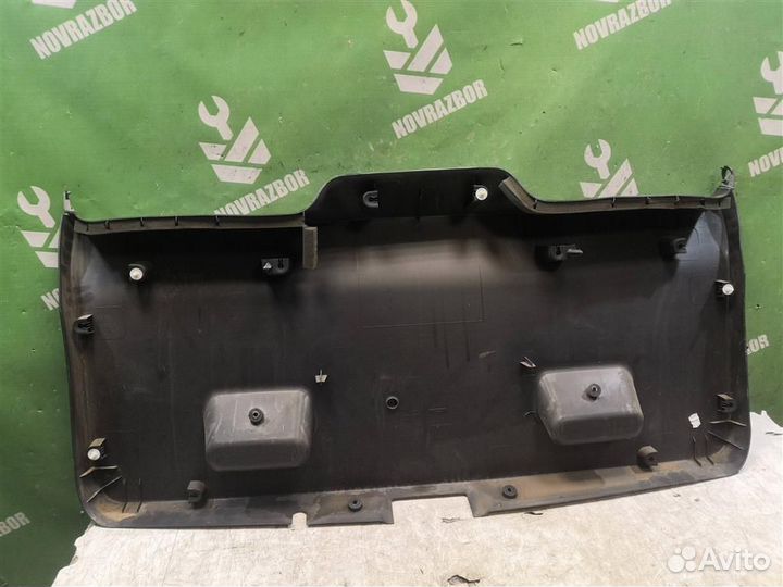 Обшивка двери багажника Опель Мерива