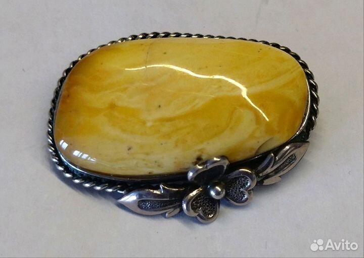 Брошь.пейзажный янтарь (желток) мельхиор. СССР