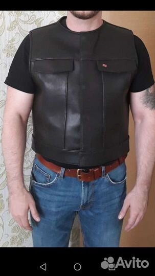 Кожаная байкерская жилетка