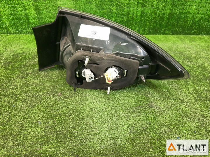 Фонарь задний левый mazda axela