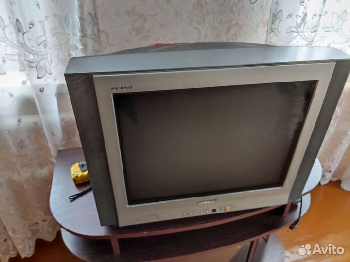 Продам телевизор бу