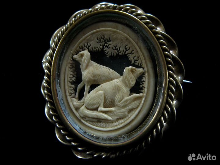 Антикварная Двухсторонняя Камея Собаки и Птицы
