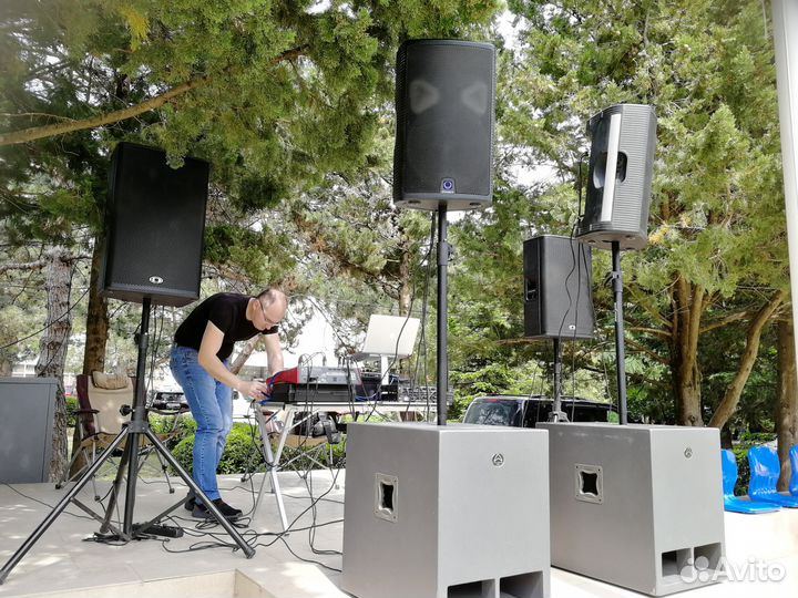 Выездной караоке прокат звука света
