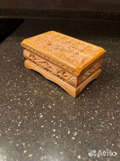 Шкатулка из дерева