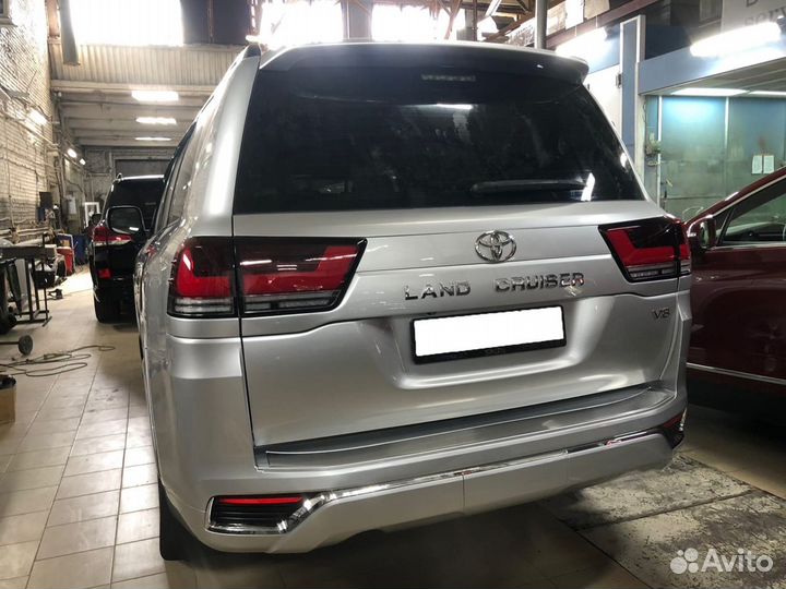 Рестайлинг обвес Toyota Land Cruiser 300
