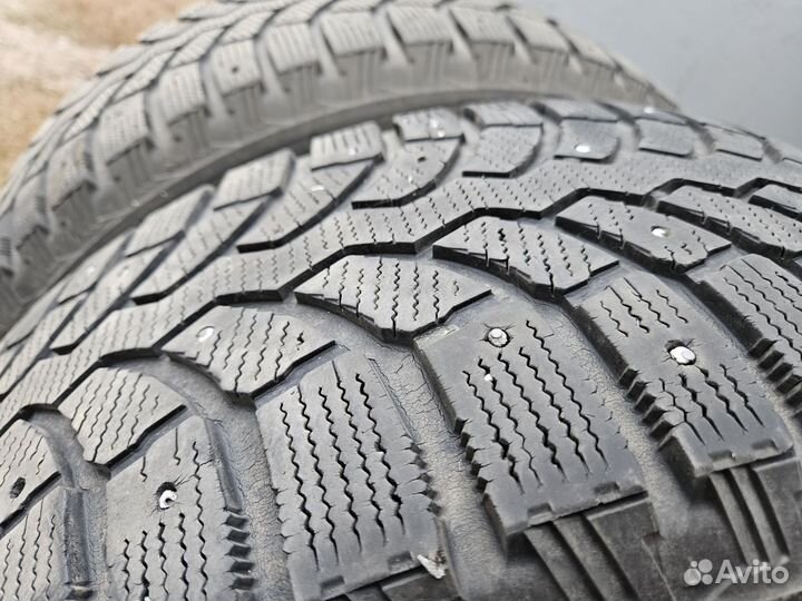 Bridgestone Blizzak Spike-01 235/60 R18