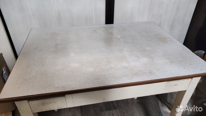 Кухонный стол