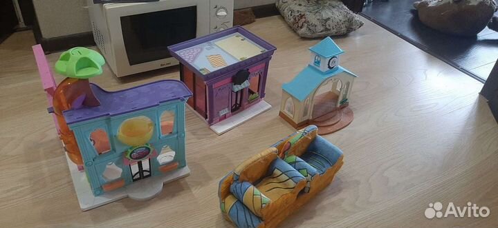Игрушки,дома,мебель для кукол