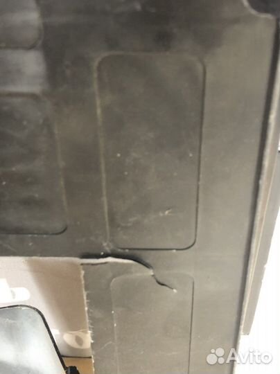 Диффузор радиатора Nissan Serena C25 628221GK0A