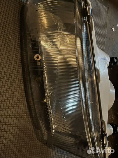 Mitsubishi carisma фары