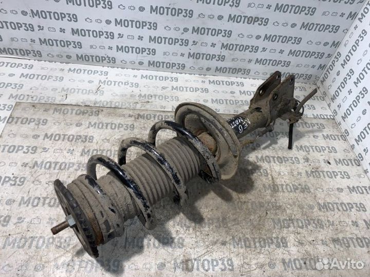 Стойка подвески передняя левая Renault Master 2.3