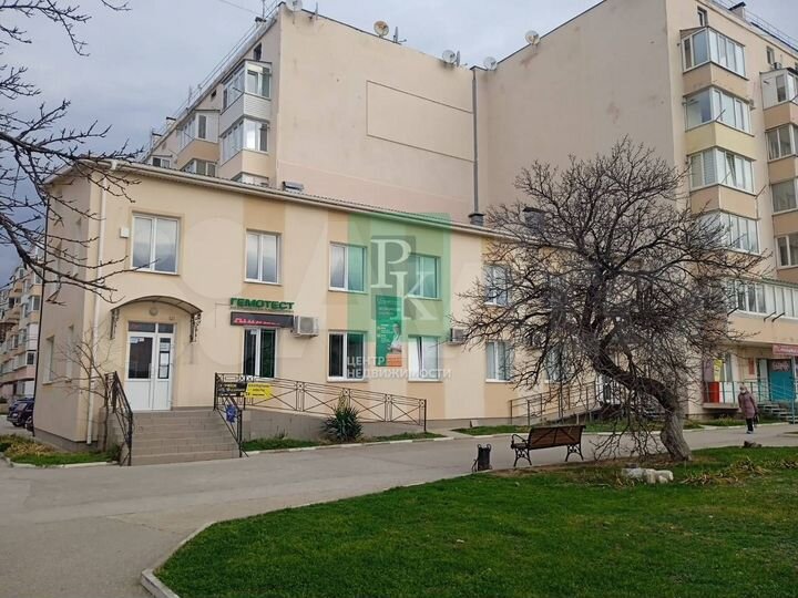 Помещение 179 м2 в спальном районе на Северной