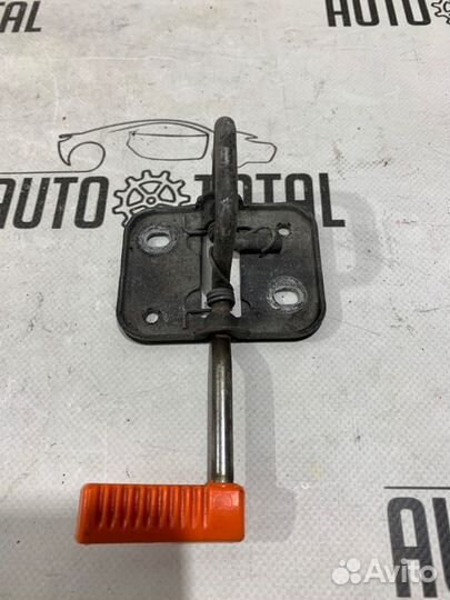 Петля замка капота Volkswagen Polo sedan (MK5)