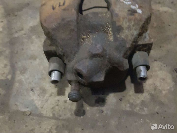 Суппорт передний Ford focus 2