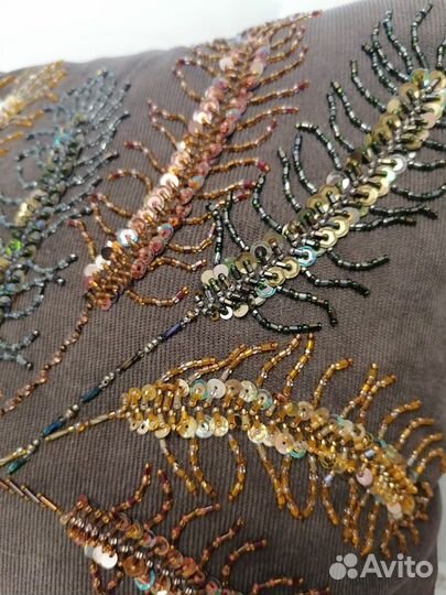 Диванные подушки с вышивкой