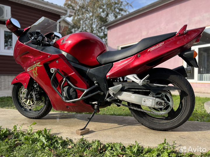 Honda cbr 1100