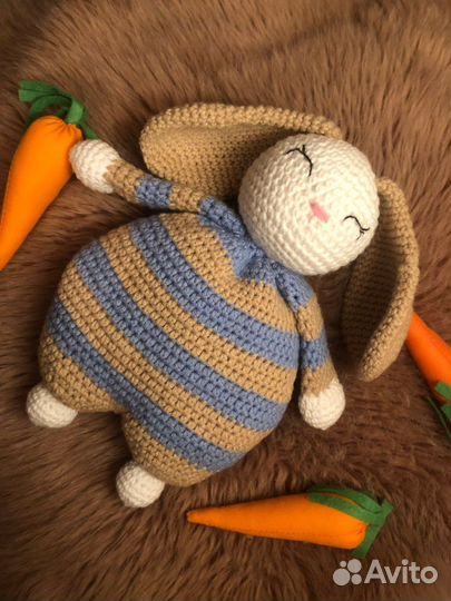 Зайка вязаный, сплюшка