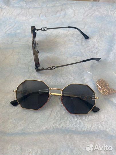 Солнцезащитные очки женские valentino