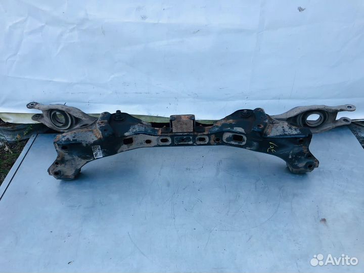 Задняя балка (подрамник ) Hyundai i40