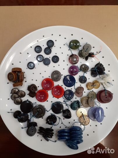 Пуговицы бу разные