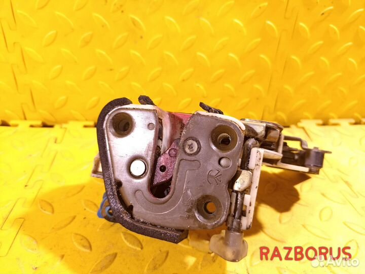 Замок двери перед.левой Nissan Primera P10 90-96