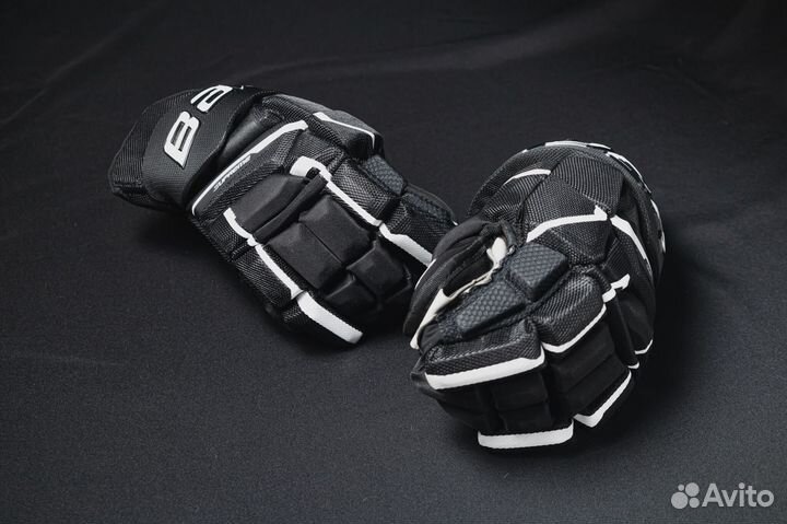 Хоккейные перчатки
